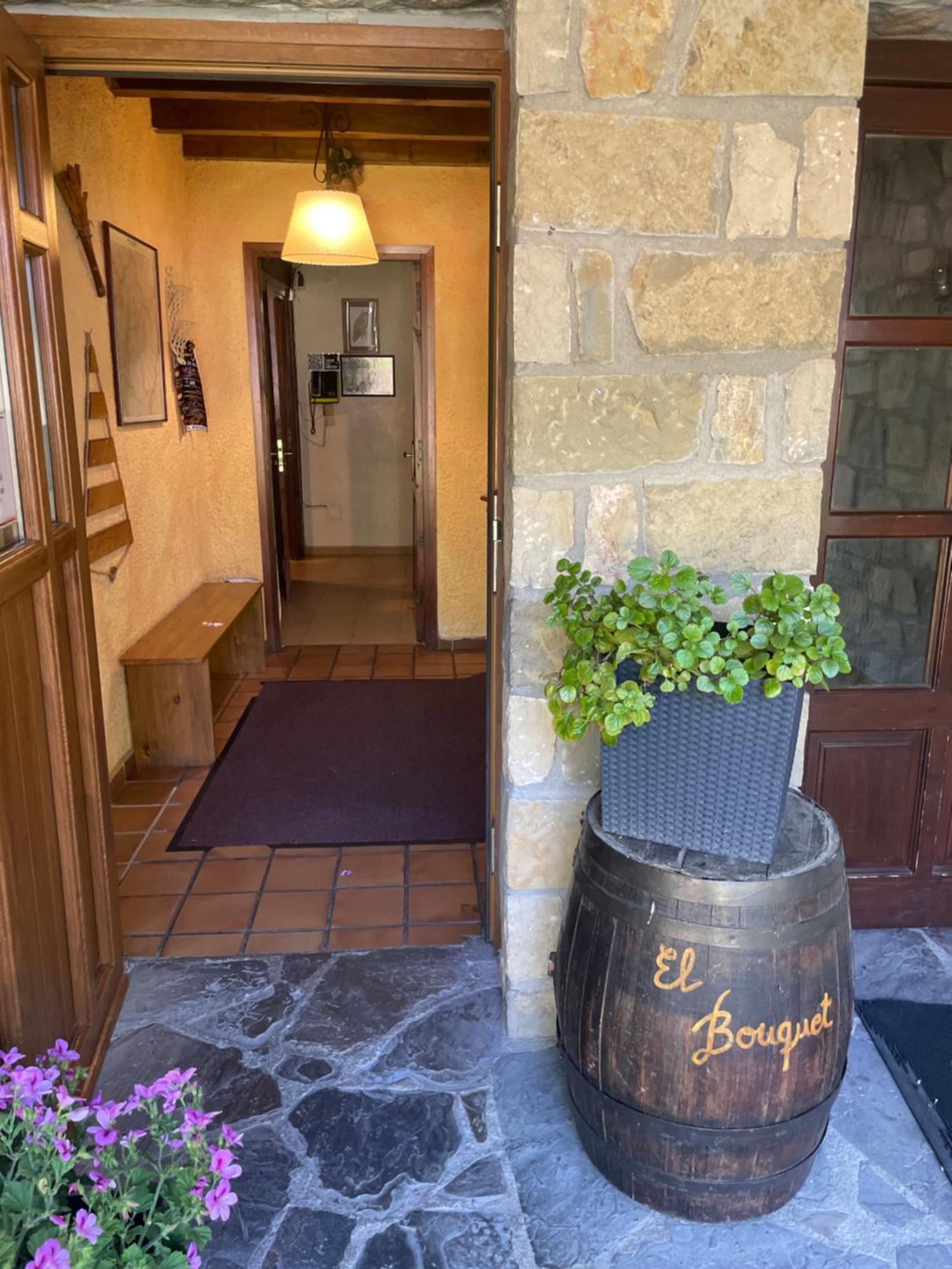 El Bouquet Hotel Pla de l'Ermita Bagian luar foto